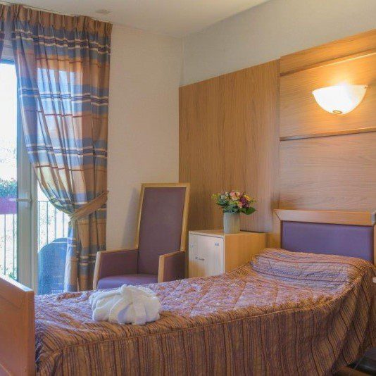 maison-de-retraite-crampel-toulouse-_chambre
