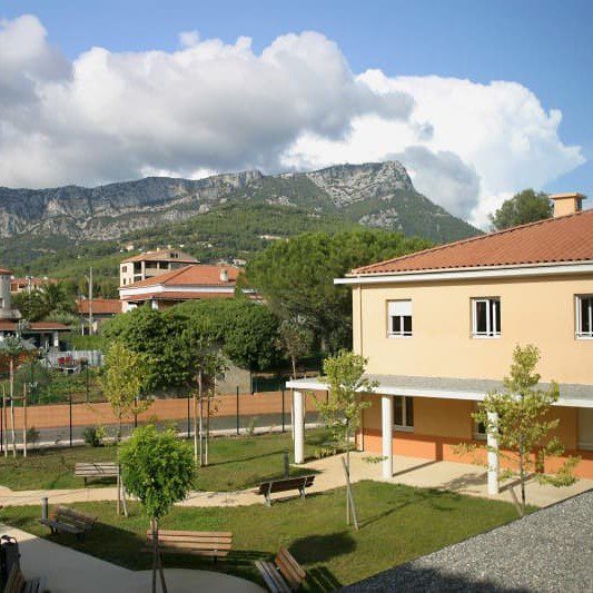 maison-de-retraite-les-oliviers-la-valette-du-var-01_2