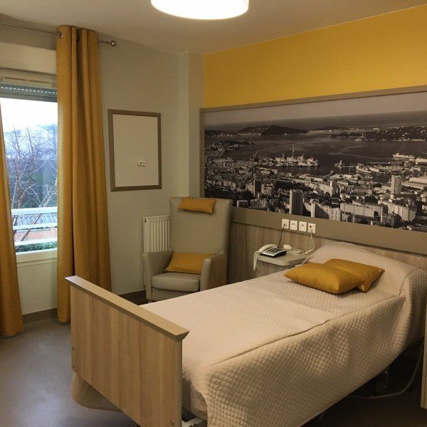 maison-de-retraite-les-oliviers-la-valette-du-var-chambre_privilege
