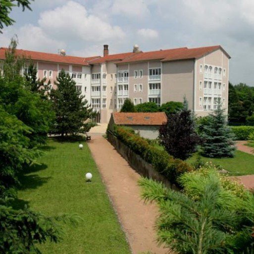 maison-de-retraite-balbigny-02