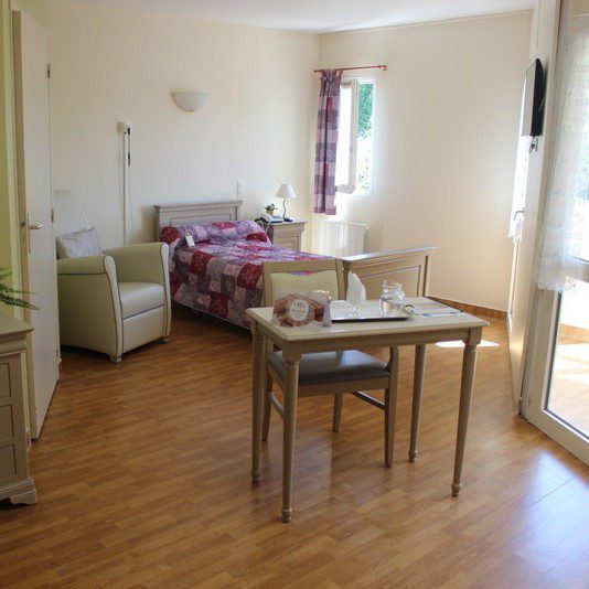 maison-de-retraite-balbigny-chambre-img_7958